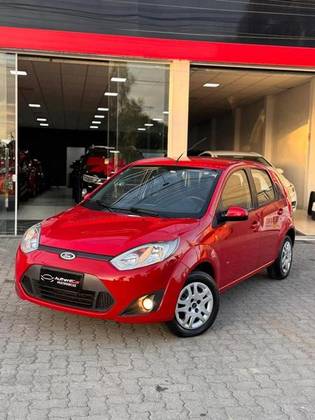 FORD FIESTA 1.0 ROCAM SE 8V FLEX 4P MANUAL FORD FIESTA 1.0 ROCAM SE 8V FLEX 4P MANUAL